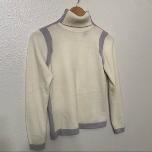 Frisson 100% cashmere turtle neck sweater